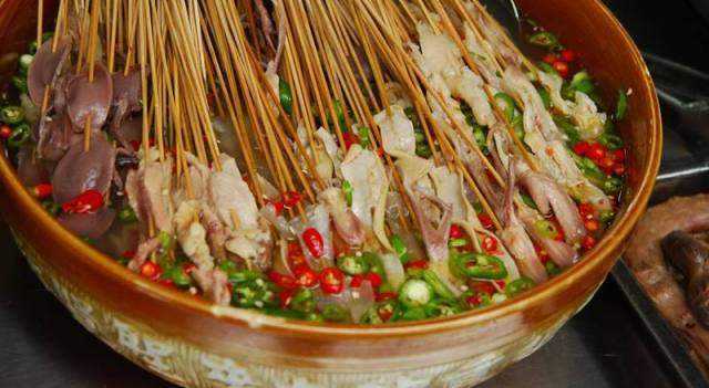 四川特色小吃技术培训:乐山冷锅钵钵鸡介绍  四川特色小吃技术培训:乐山冷锅钵钵鸡介绍