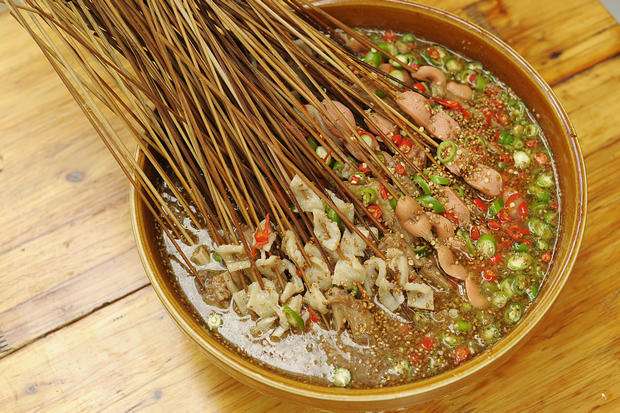 四川特色小吃技术培训:乐山冷锅钵钵鸡介绍  四川特色小吃技术培训:乐山冷锅钵钵鸡介绍