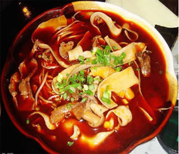 麻辣烫培训哪家靠谱:麻辣烫汤料配方,教你两种制作方法