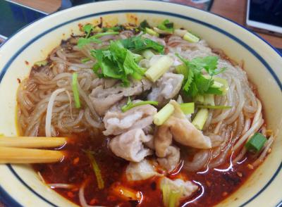 肥肠粉培训哪家味道好?自制红薯粉不断条不腻汤