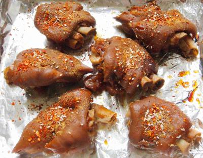 学烤猪蹄技能做法哪里专业?不错的理想挑选